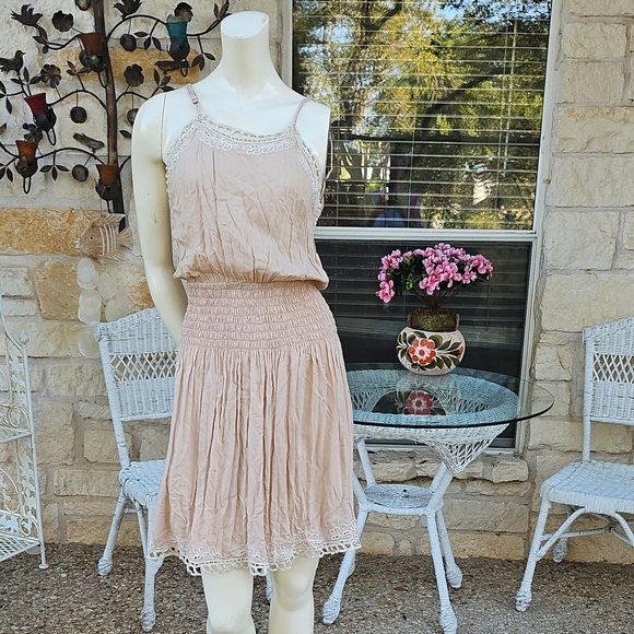 Flannel Dresses & Skirts - FLANNEL Brand Light Blush Lace-Trim Elastic Waist Sleeveless Summer Dress Size 1